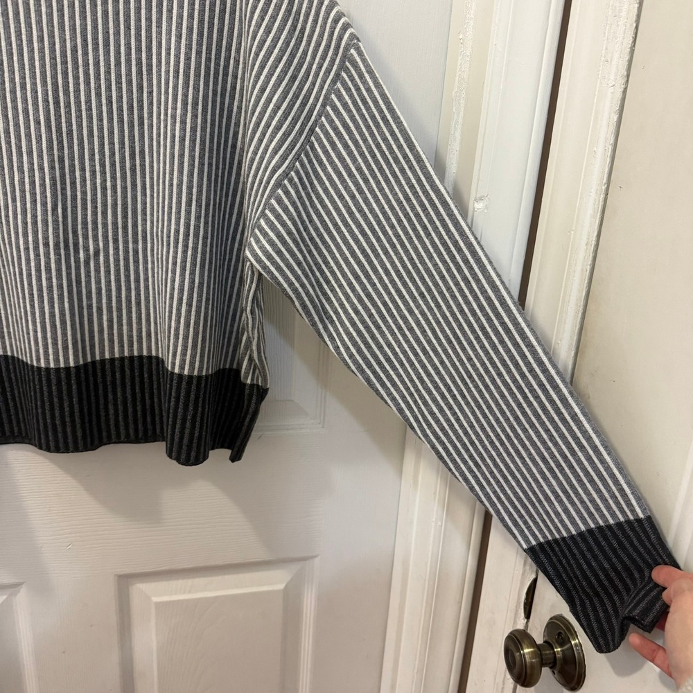 Tahari Women XL Striped Mock Neck Sweater Gray White Stretch‎ Soft - Picture 2 of 10